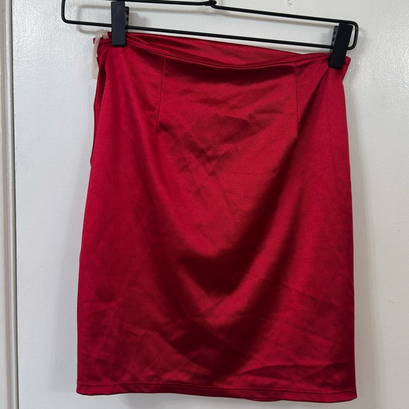 Windsor Shiny Red Ruched Satin Mini Skirt with Side Notch - Picture 3 of 4